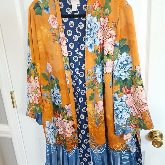 Chicos Drama Printed Floral Bell Sleeve Kimono Size 3 As Worn On TV Classy - Picture 2 of 10